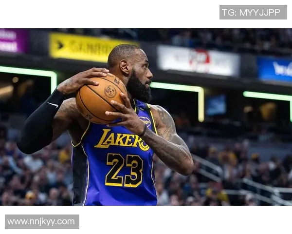 勒布朗在湖人对火箭第二场比赛中的精彩表现集锦回顾